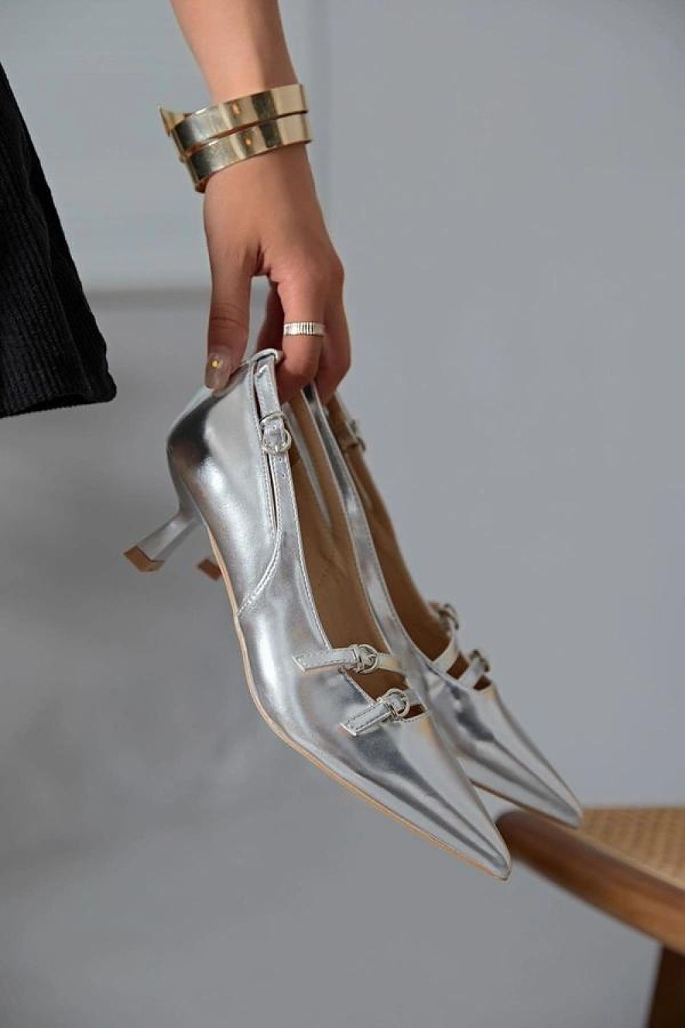  Pantofi cu toc subţire (stiletto) model 230707 Solea 