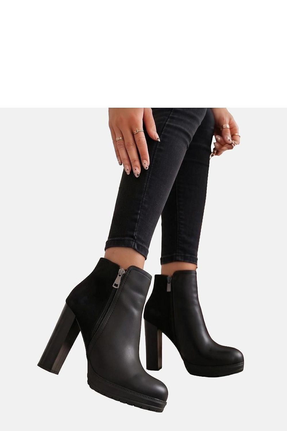  Botine cu toc model 231290 Solea 
