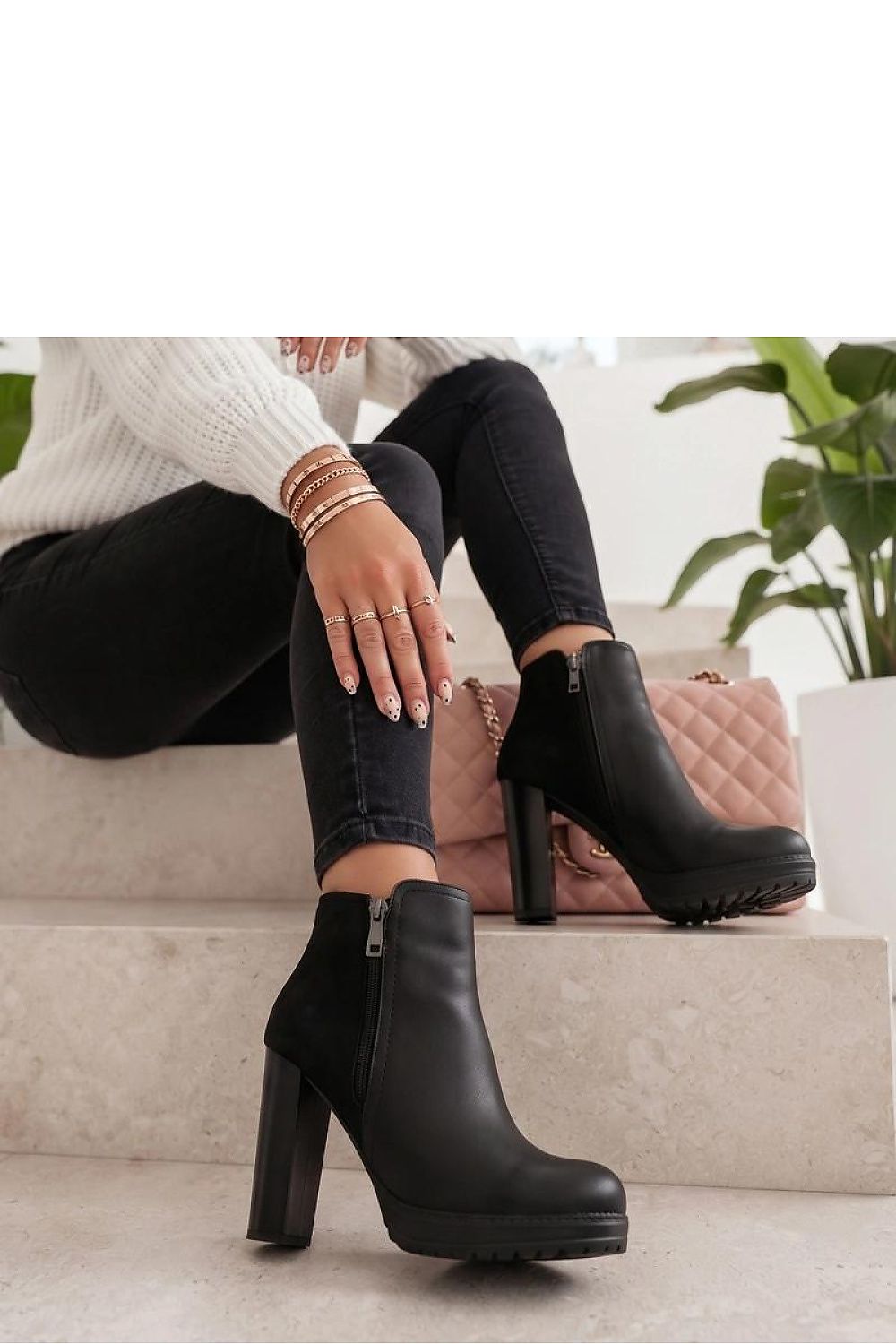 Botine cu toc model 231290 Solea 