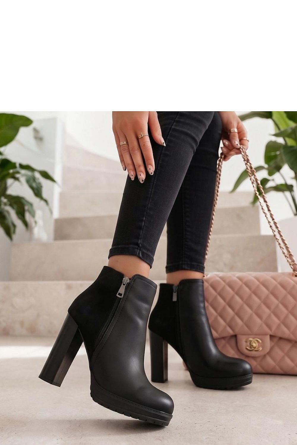  Botine cu toc model 231290 Solea 