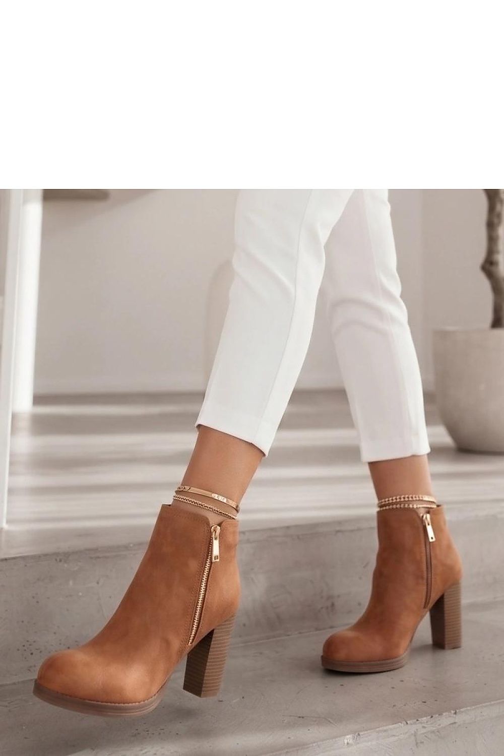  Botine cu toc model 231291 Solea 