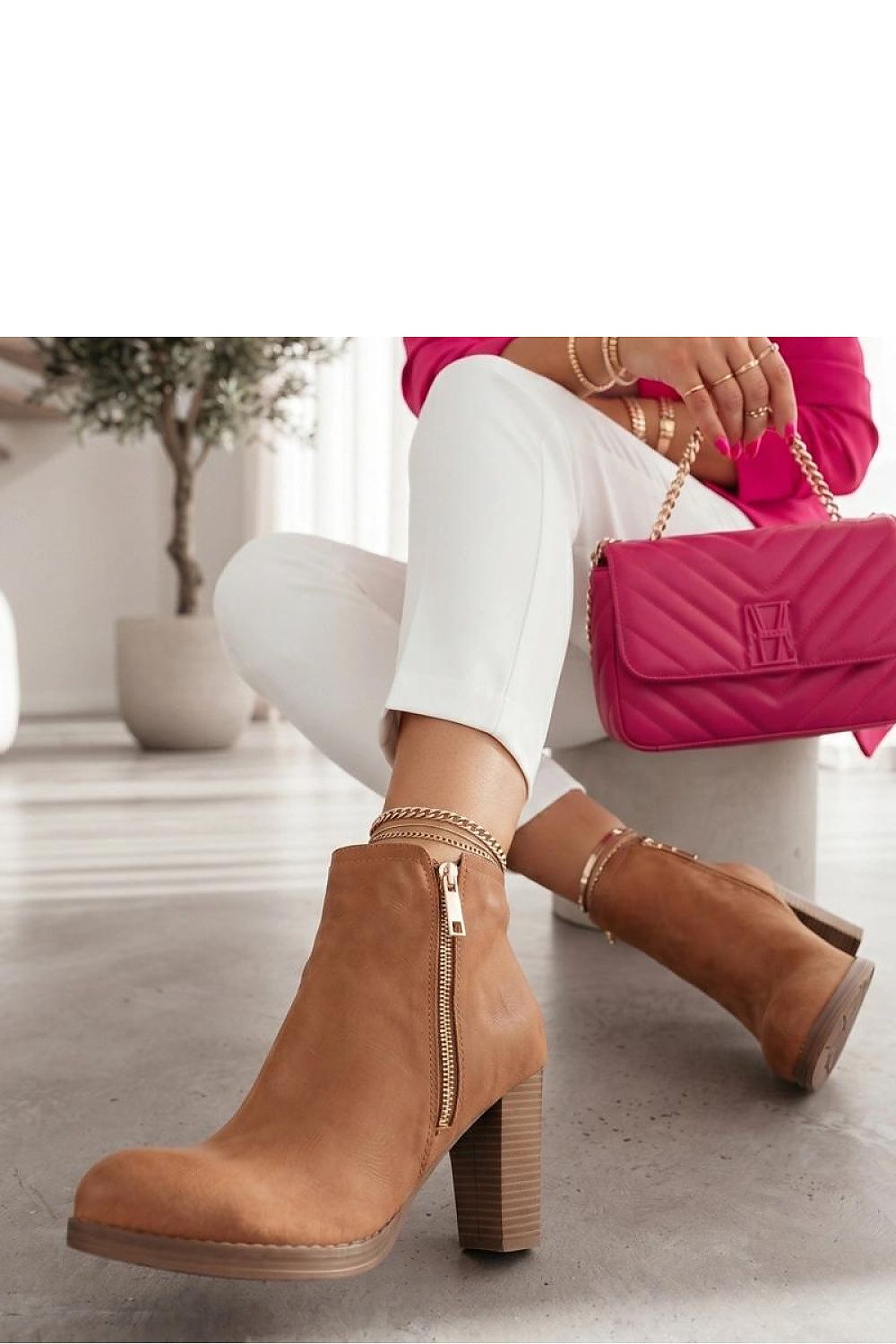  Botine cu toc model 231291 Solea 