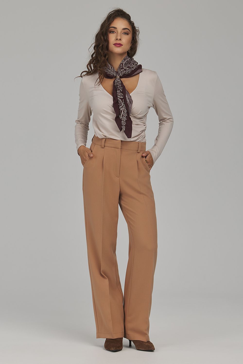  Pantaloni de damă model 231344 Nife 