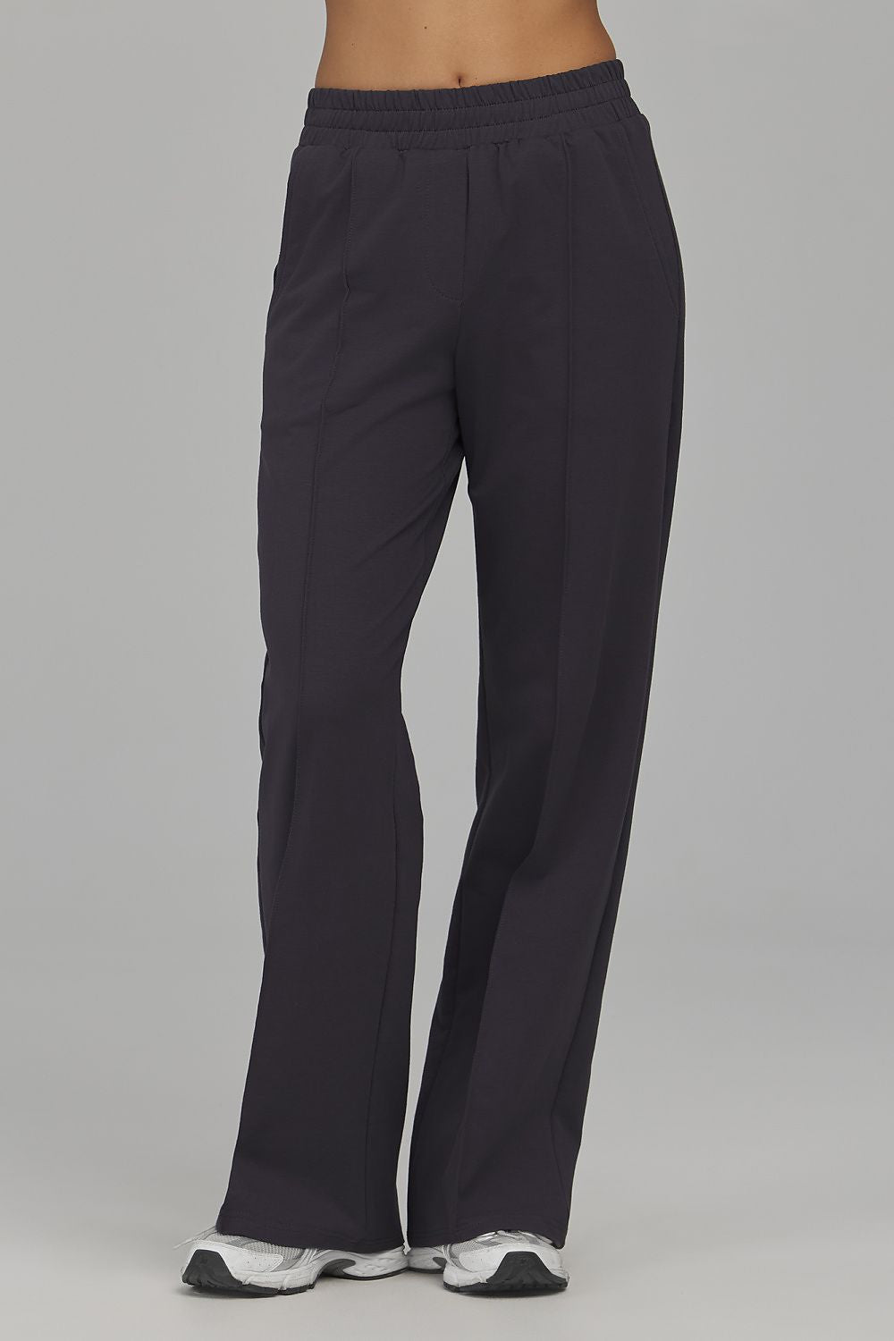  Pantaloni de trening model 231380 Nife 