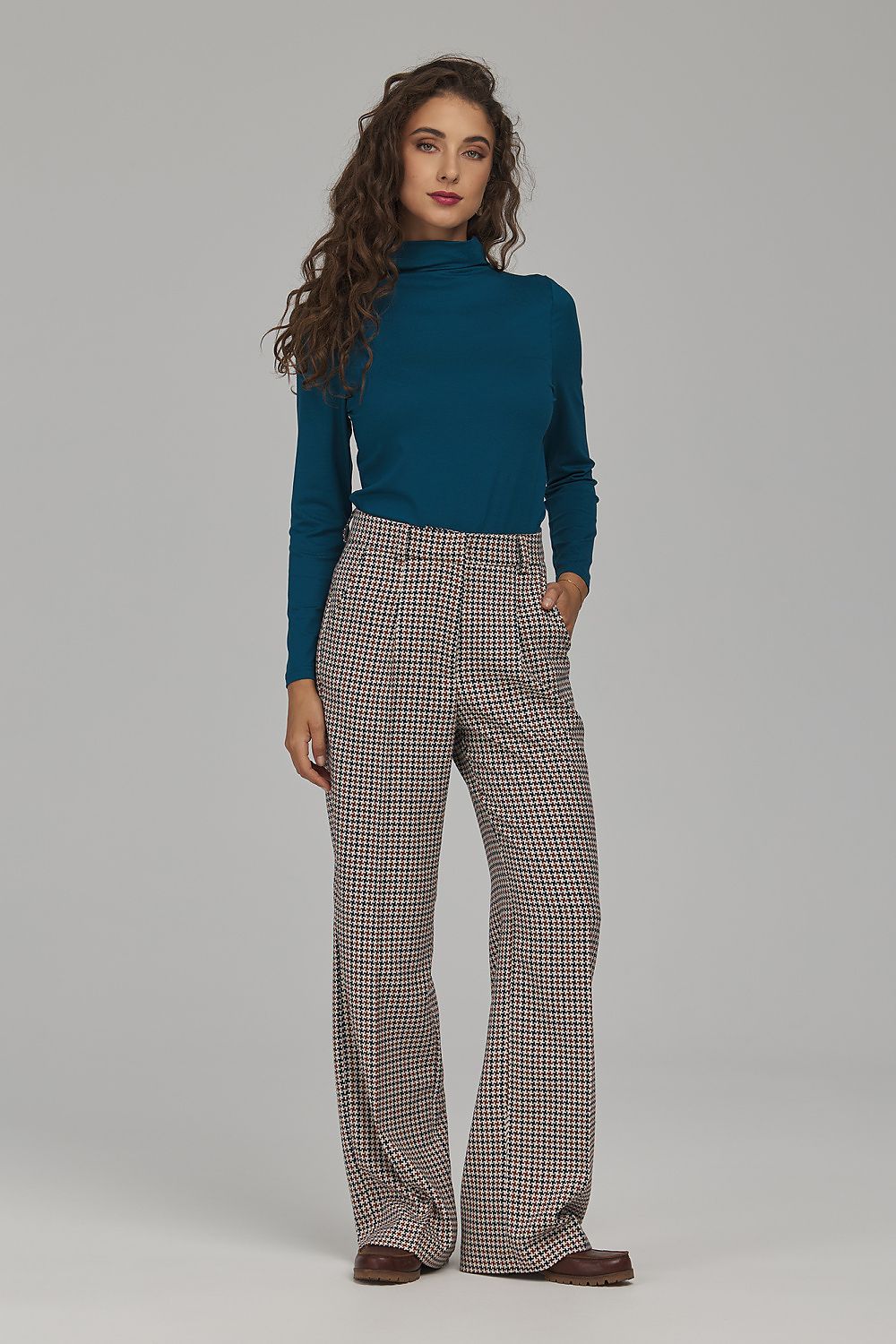  Pantaloni de damă model 231658 Nife 