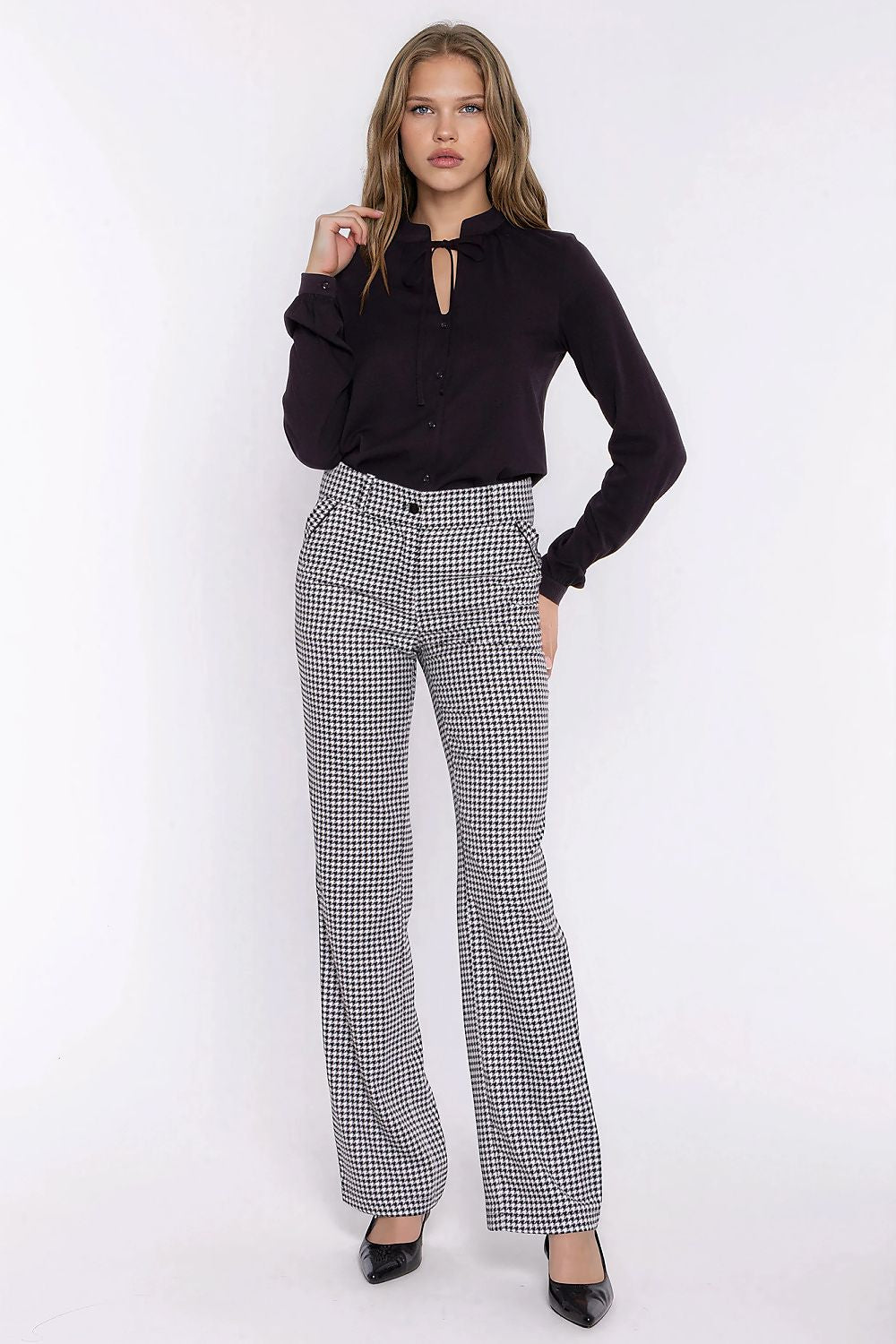  Pantaloni de damă model 231674 Nife 