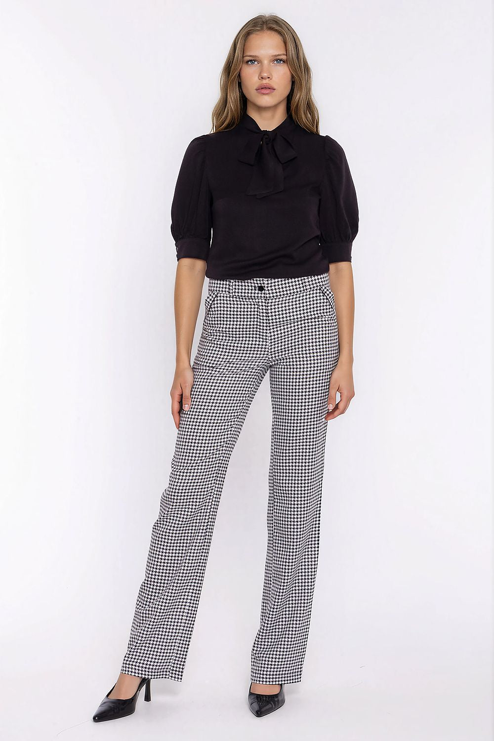  Pantaloni de damă model 231674 Nife 