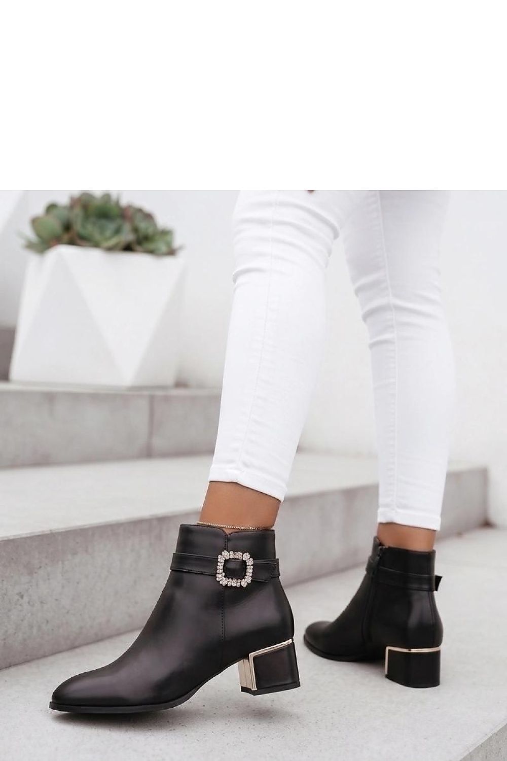  Botine cu toc model 231675 Solea 