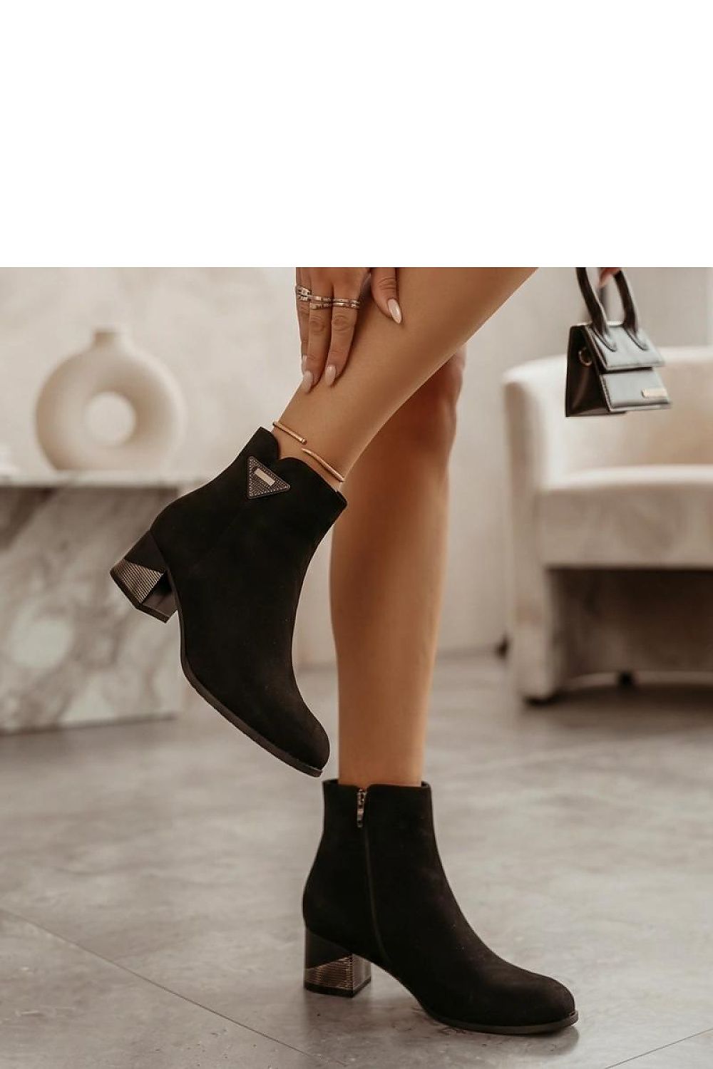  Botine cu toc model 231681 Solea 
