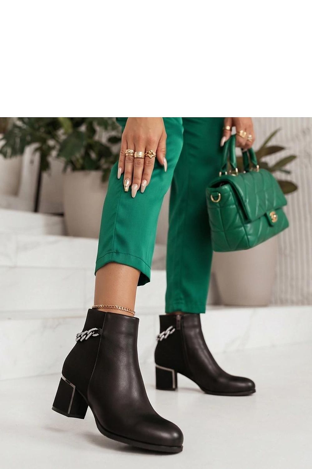  Botine cu toc model 231700 Solea 