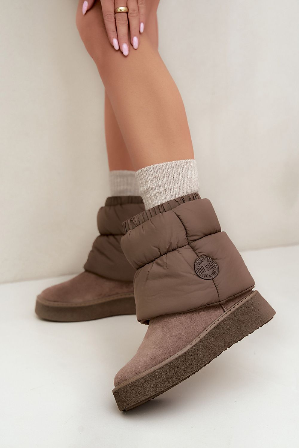  Moon boots model 231757 Step in style 