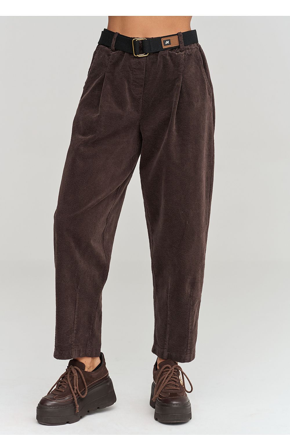  Pantaloni din catifea model 232016 Makadamia 