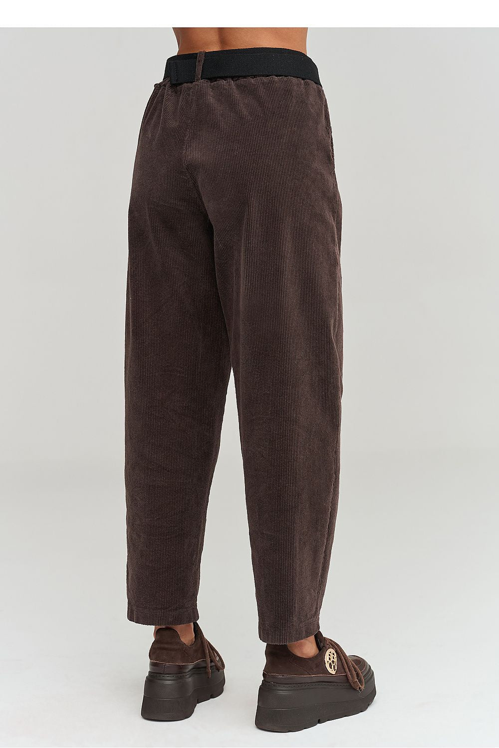  Pantaloni din catifea model 232016 Makadamia 