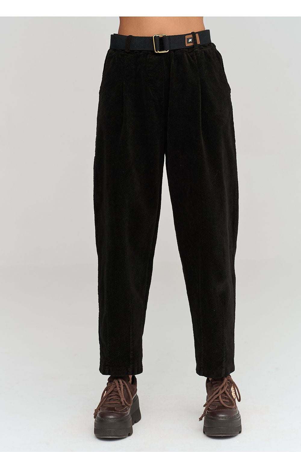  Pantaloni din catifea model 232017 Makadamia 