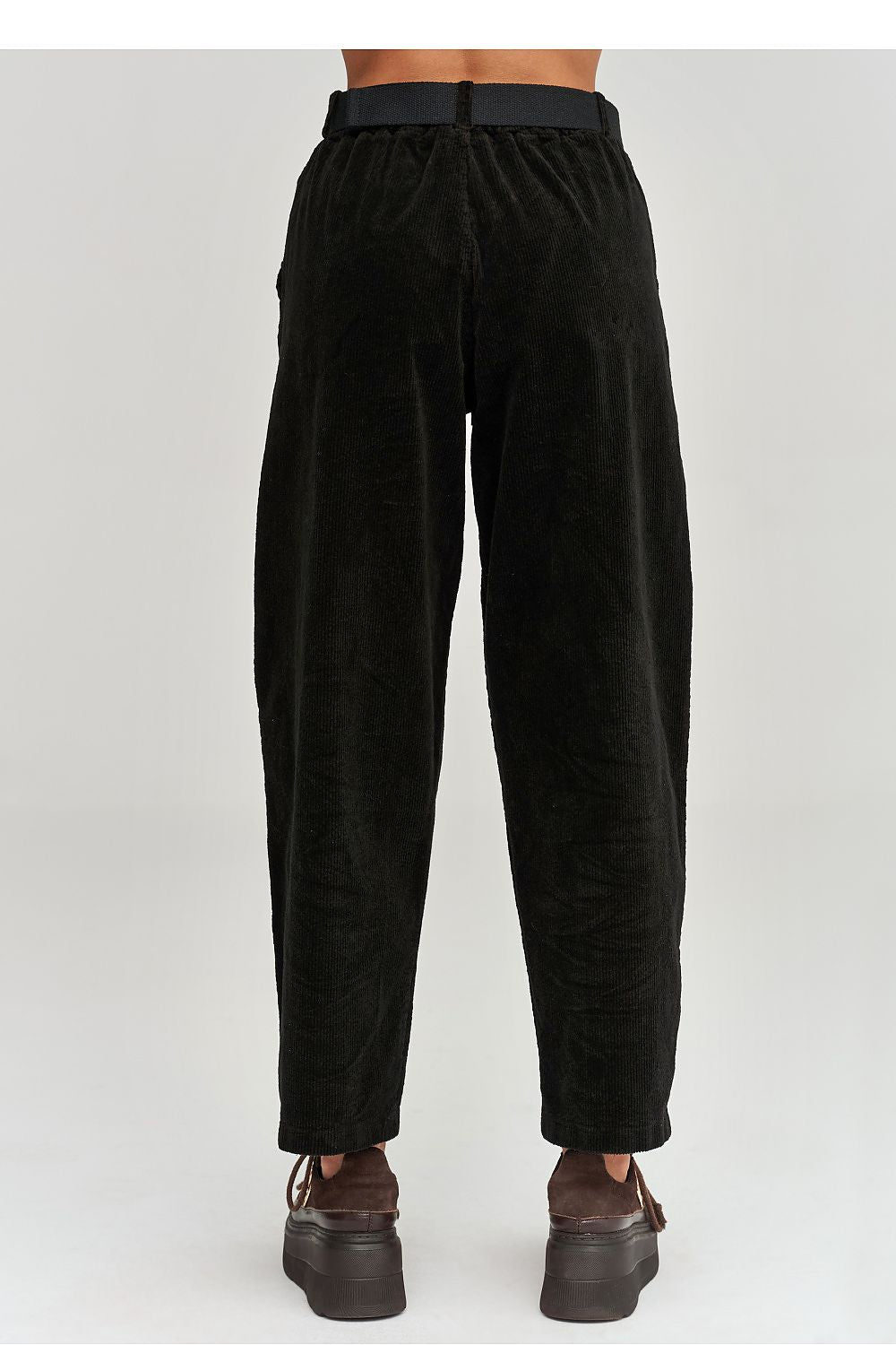 Pantaloni din catifea model 232017 Makadamia 