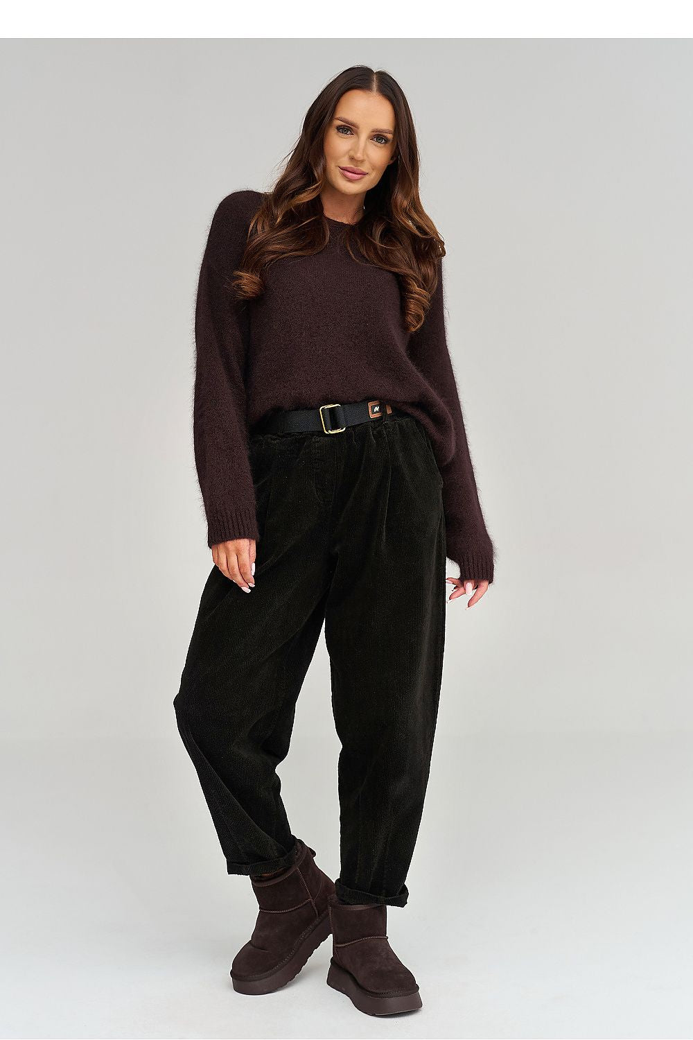  Pantaloni din catifea model 232017 Makadamia 