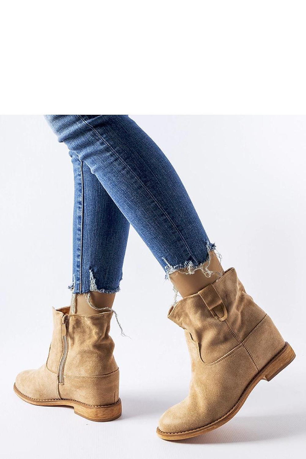 Botine cu talpă tip pană model 232145 Solea 