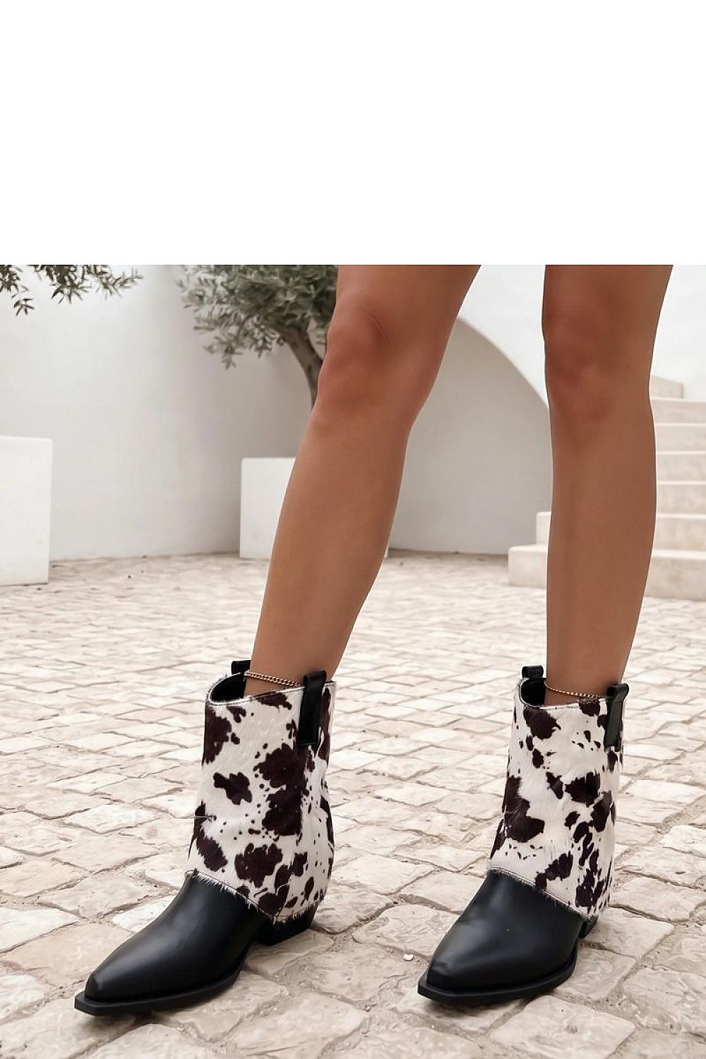  Botine cu toc model 232165 Solea 