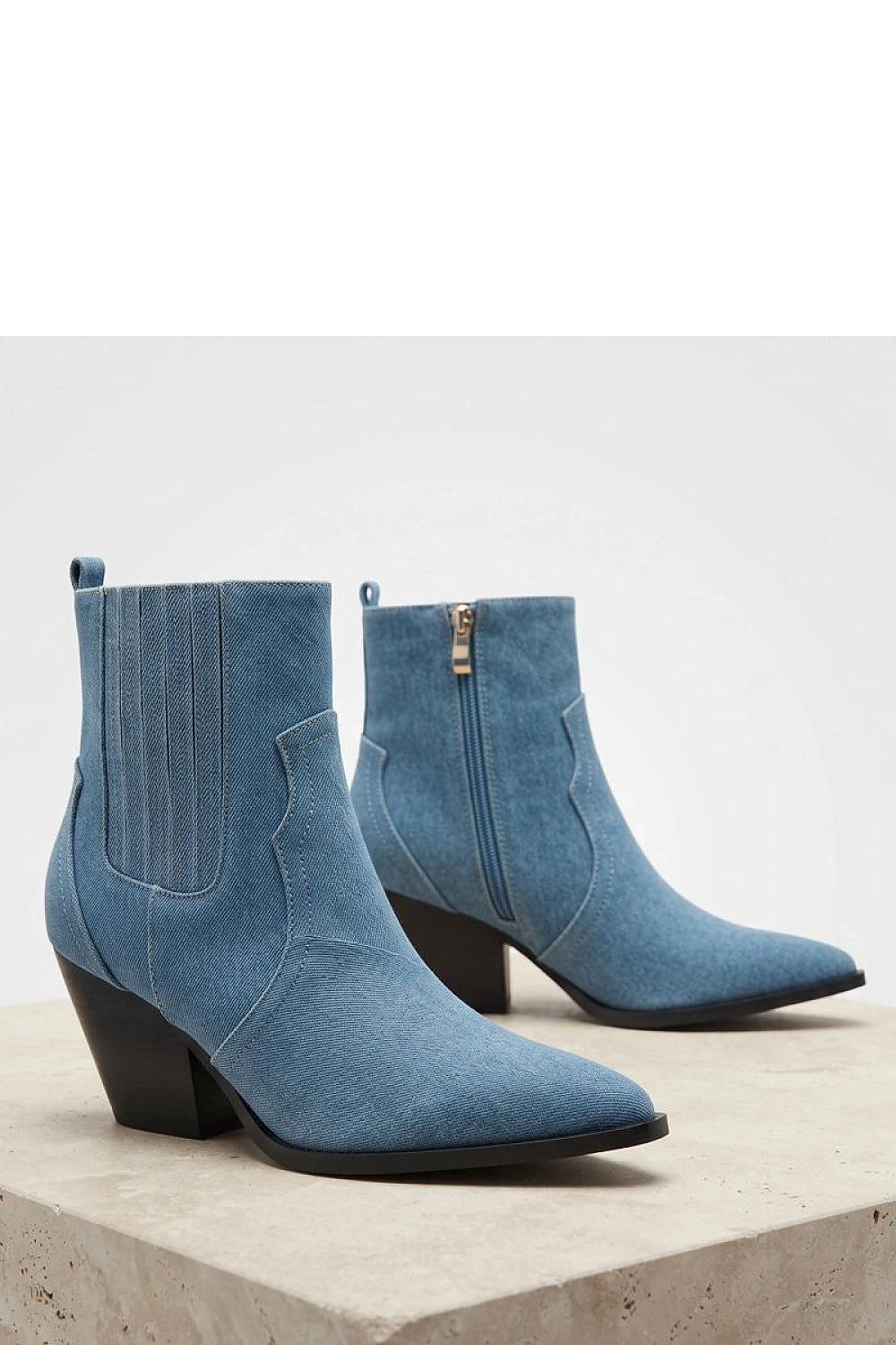  Botine cu toc model 232175 Solea 
