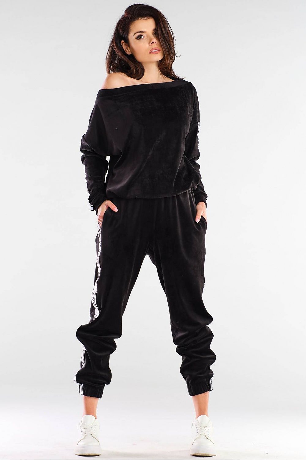  Pantaloni de trening model 154806 awama 