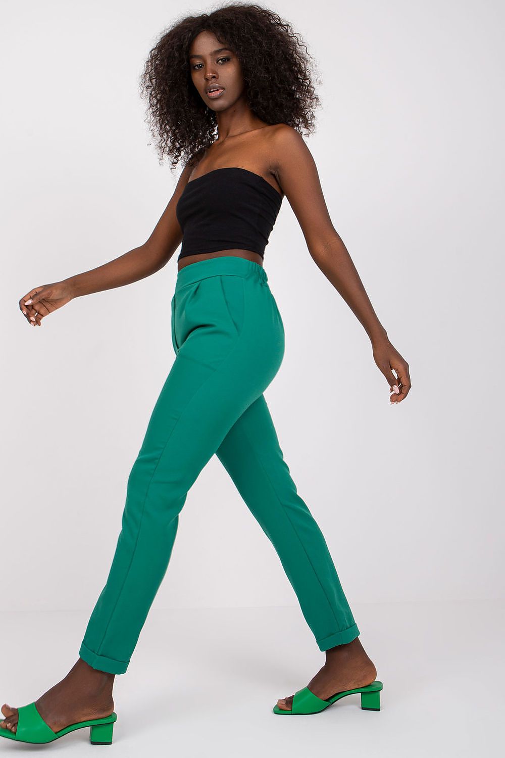  Pantaloni de damă model 162538 Italy Moda 