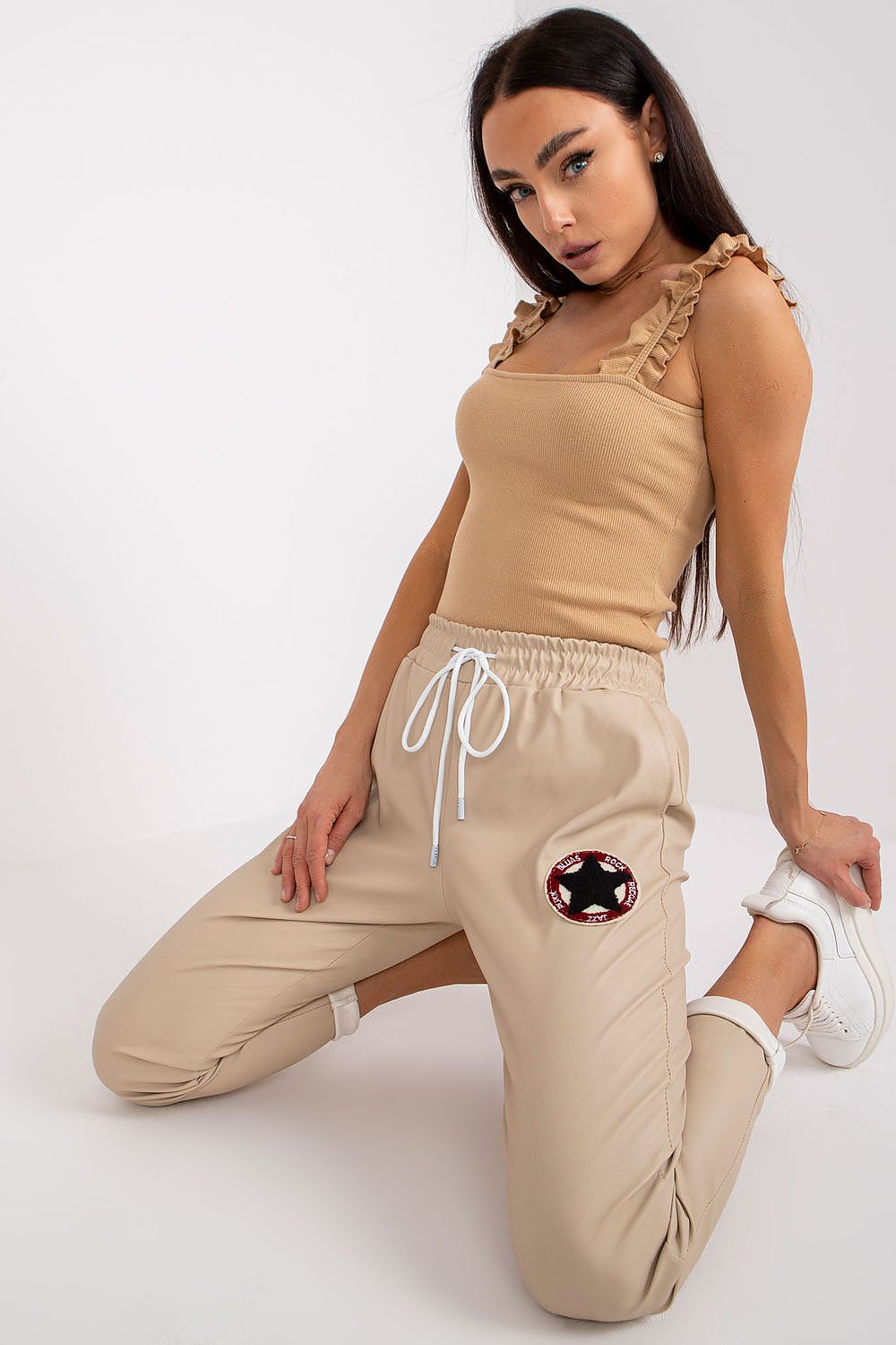  Pantaloni de damă model 166989 Italy Moda 