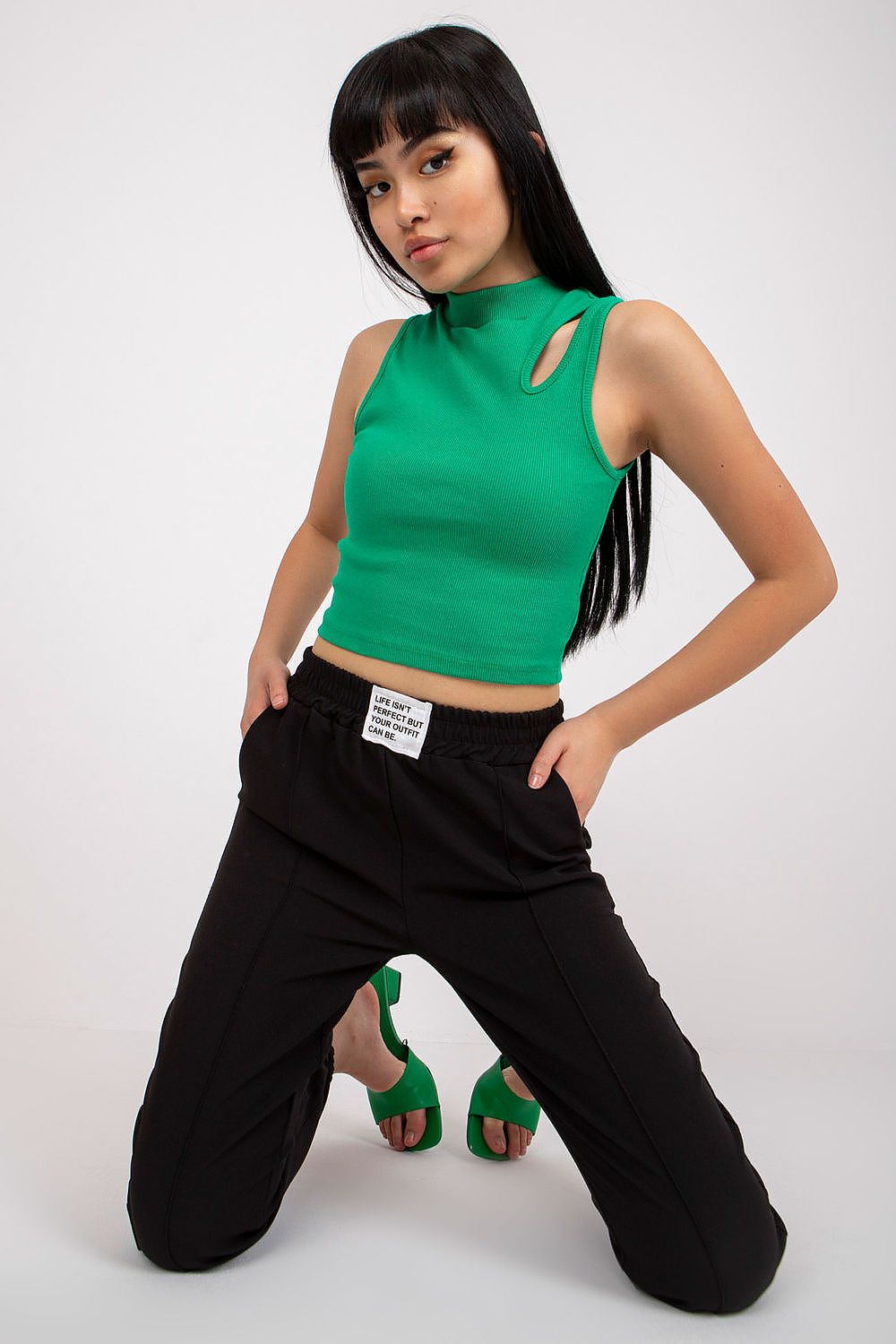  Pantaloni de damă model 167004 Italy Moda 