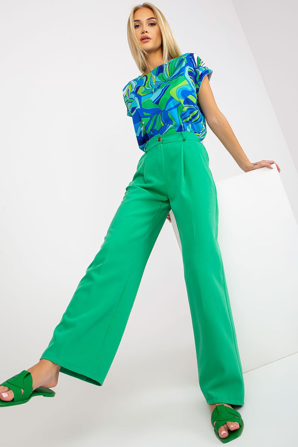  Pantaloni de damă model 167514 Italy Moda 