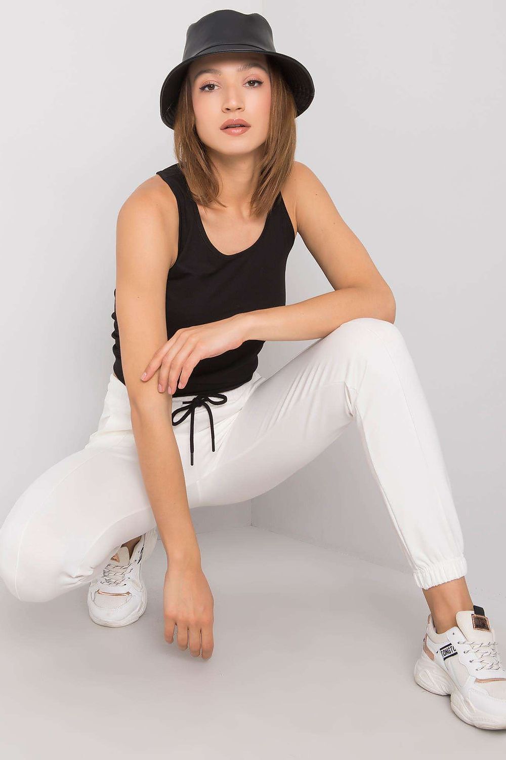  Pantaloni de damă model 168891 Rue Paris 