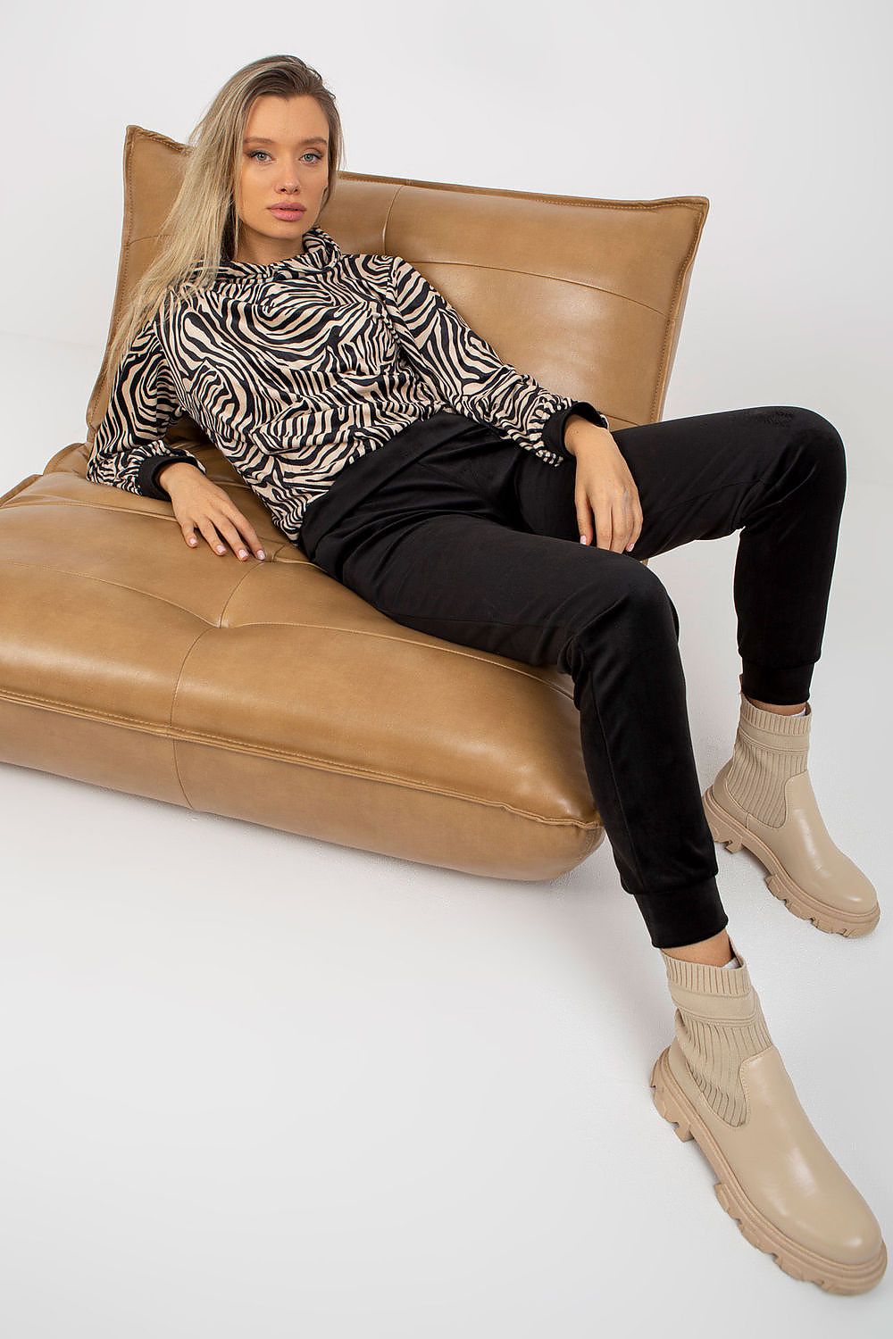  Completă model 173357 Rue Paris 