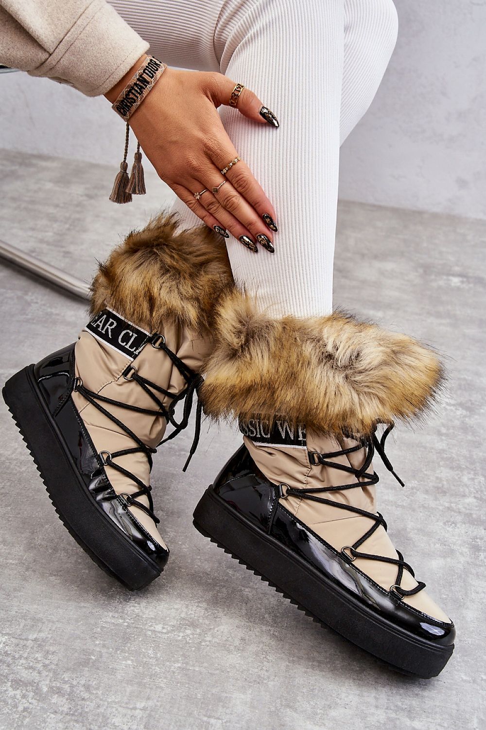  Moon boots model 174771 Step in style 