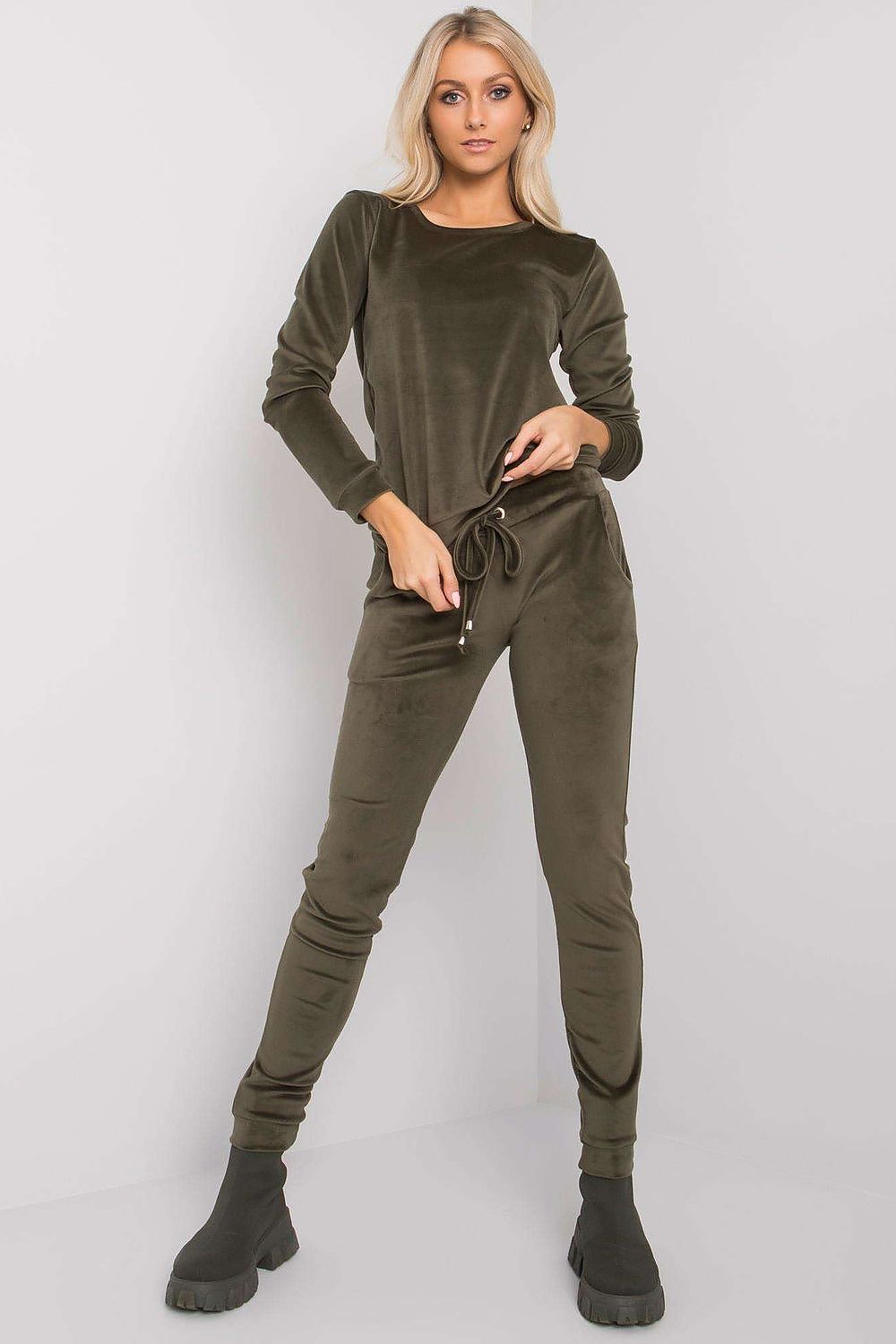  Completă model 175107 Rue Paris 