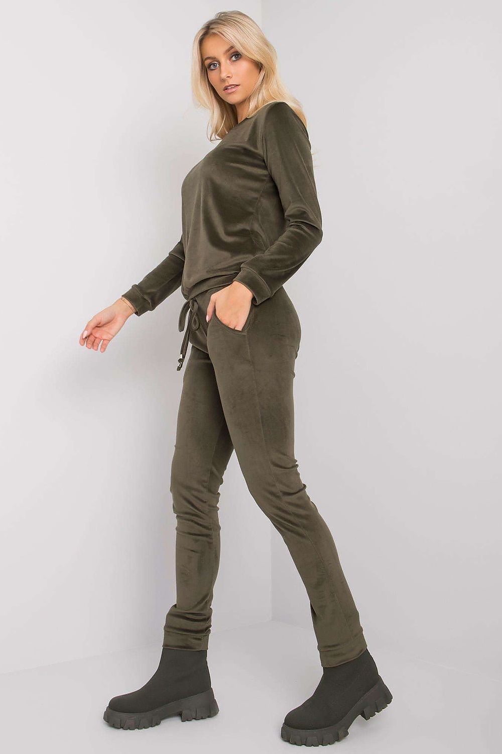  Completă model 175107 Rue Paris 