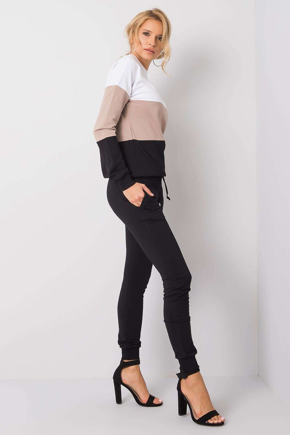  Completă model 175127 Rue Paris 