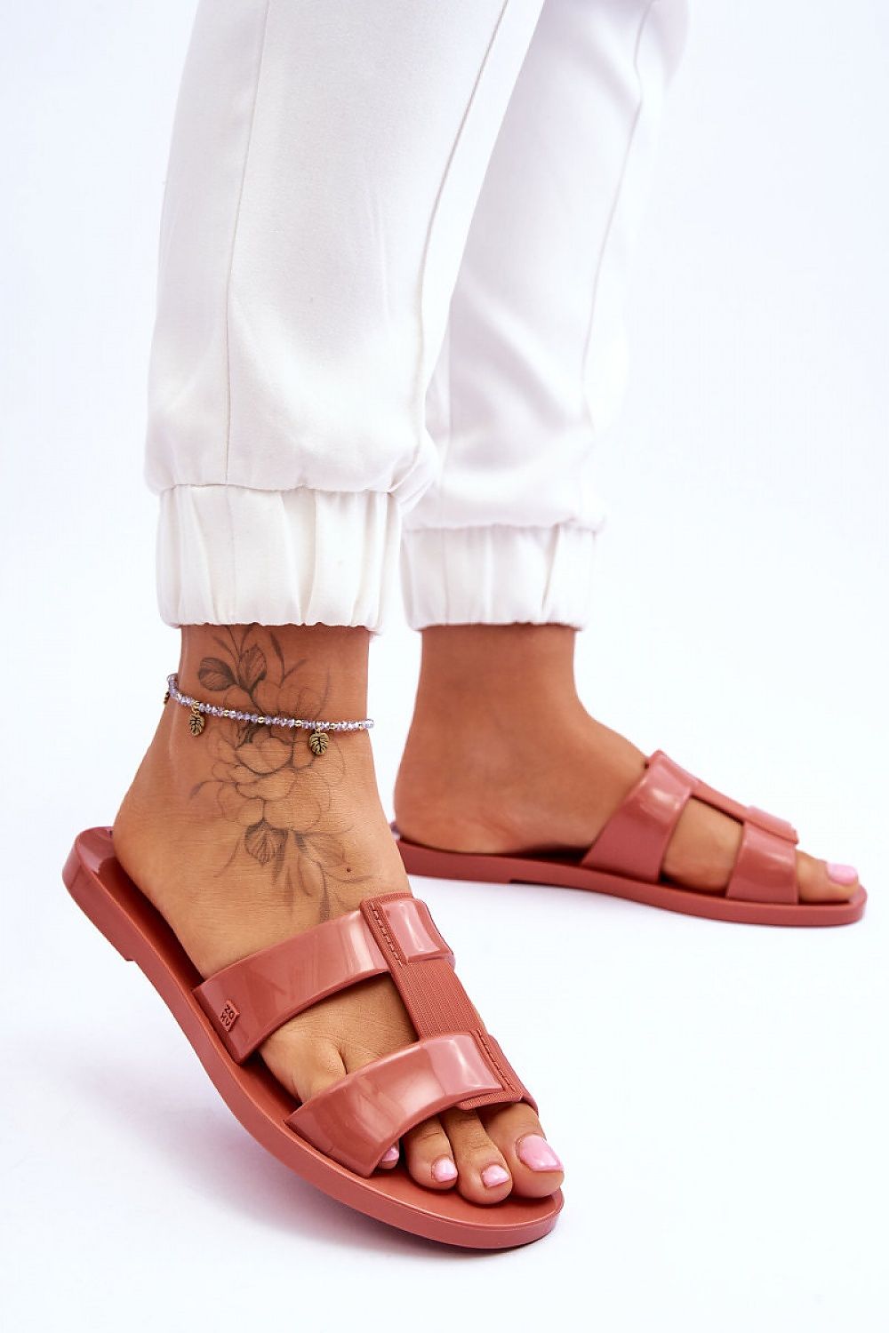  Şlapi model 178354 Step in style 