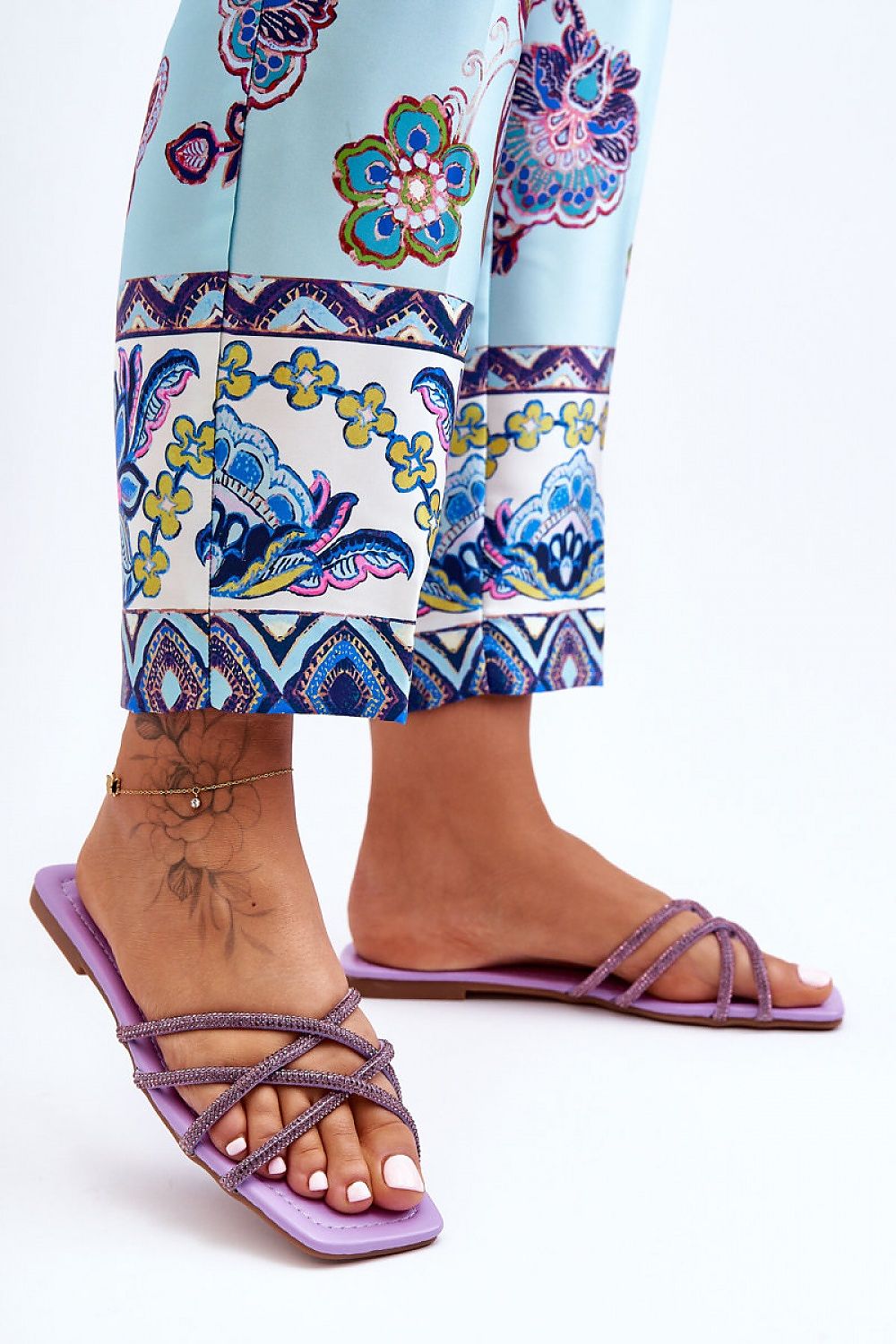  Şlapi model 183619 Step in style 