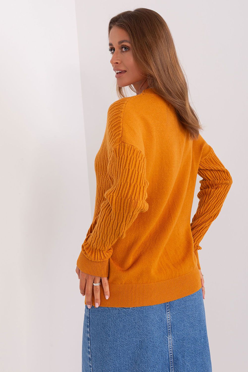  Pulover model 185724 AT 