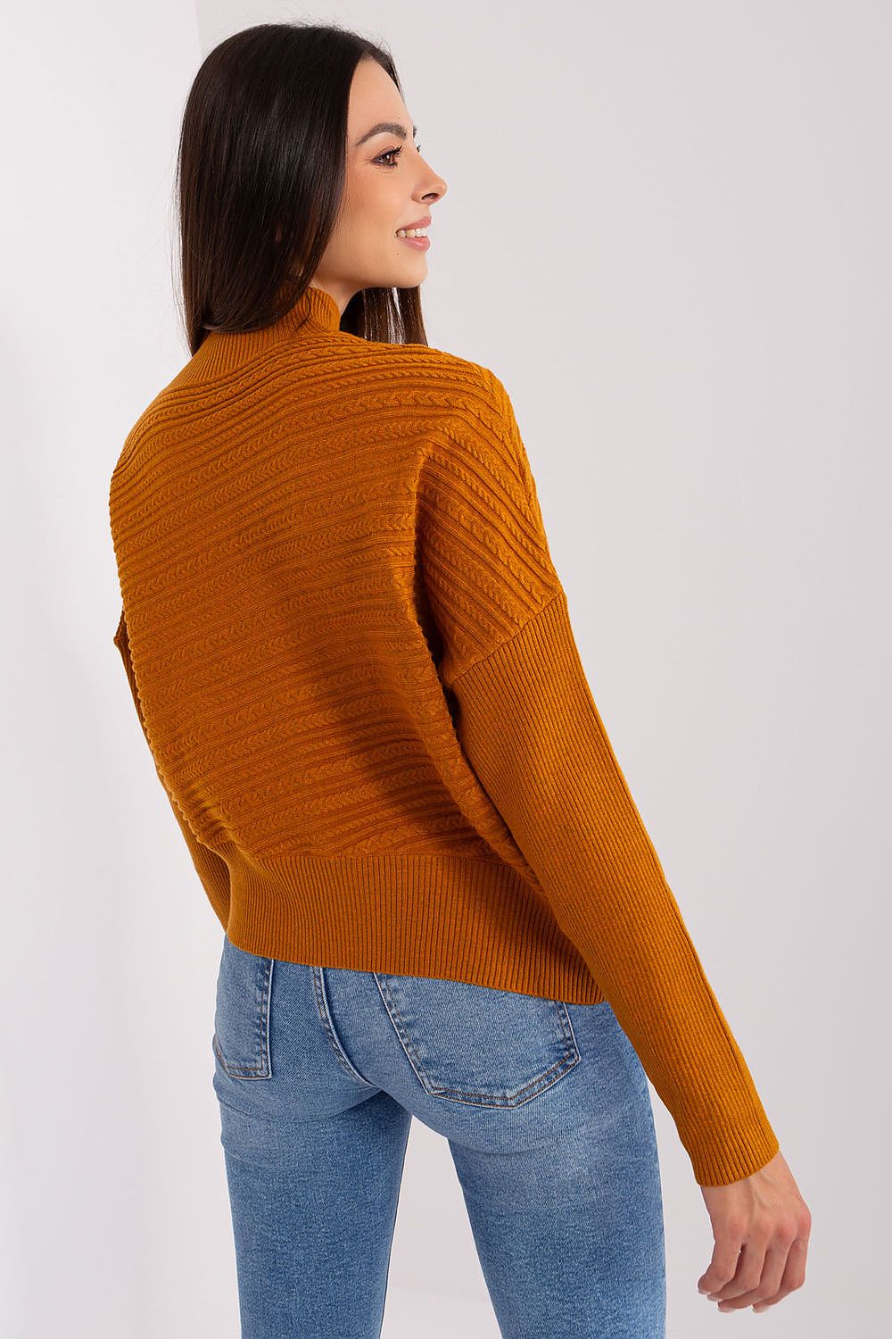  Pulover model 186565 AT 