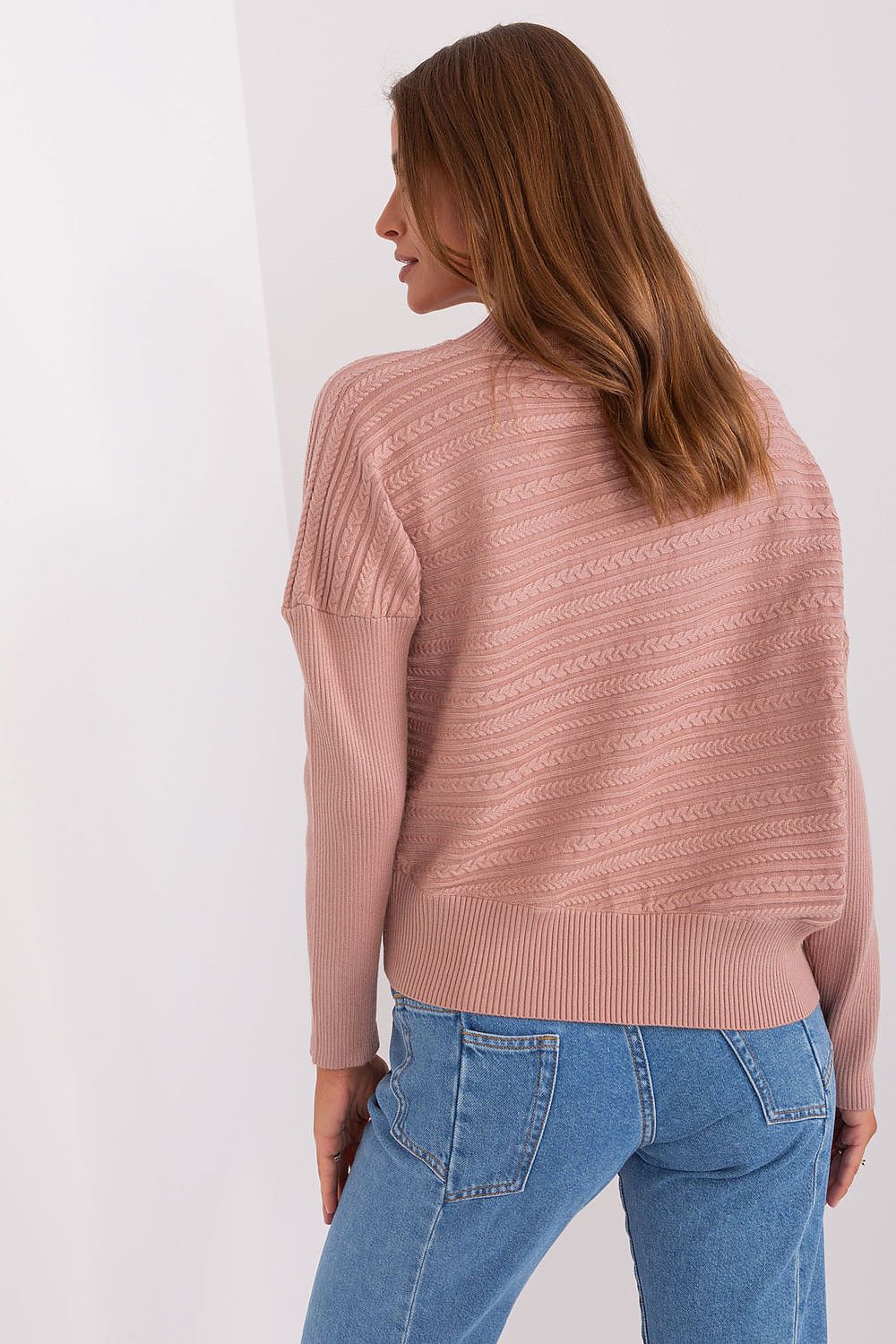  Pulover model 186568 AT 