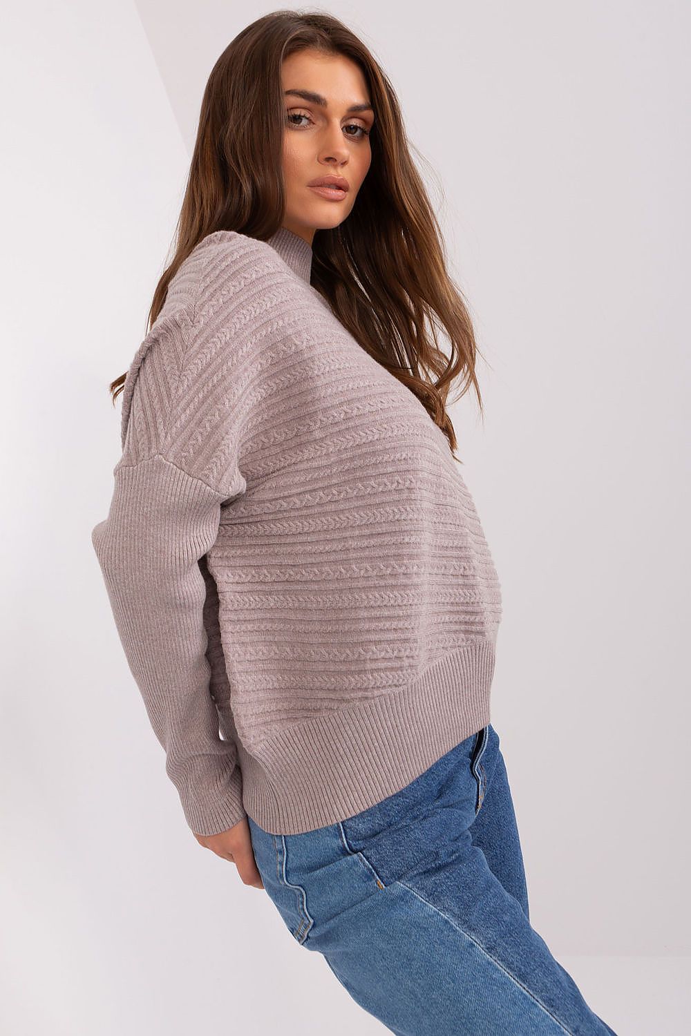  Pulover model 186572 AT 