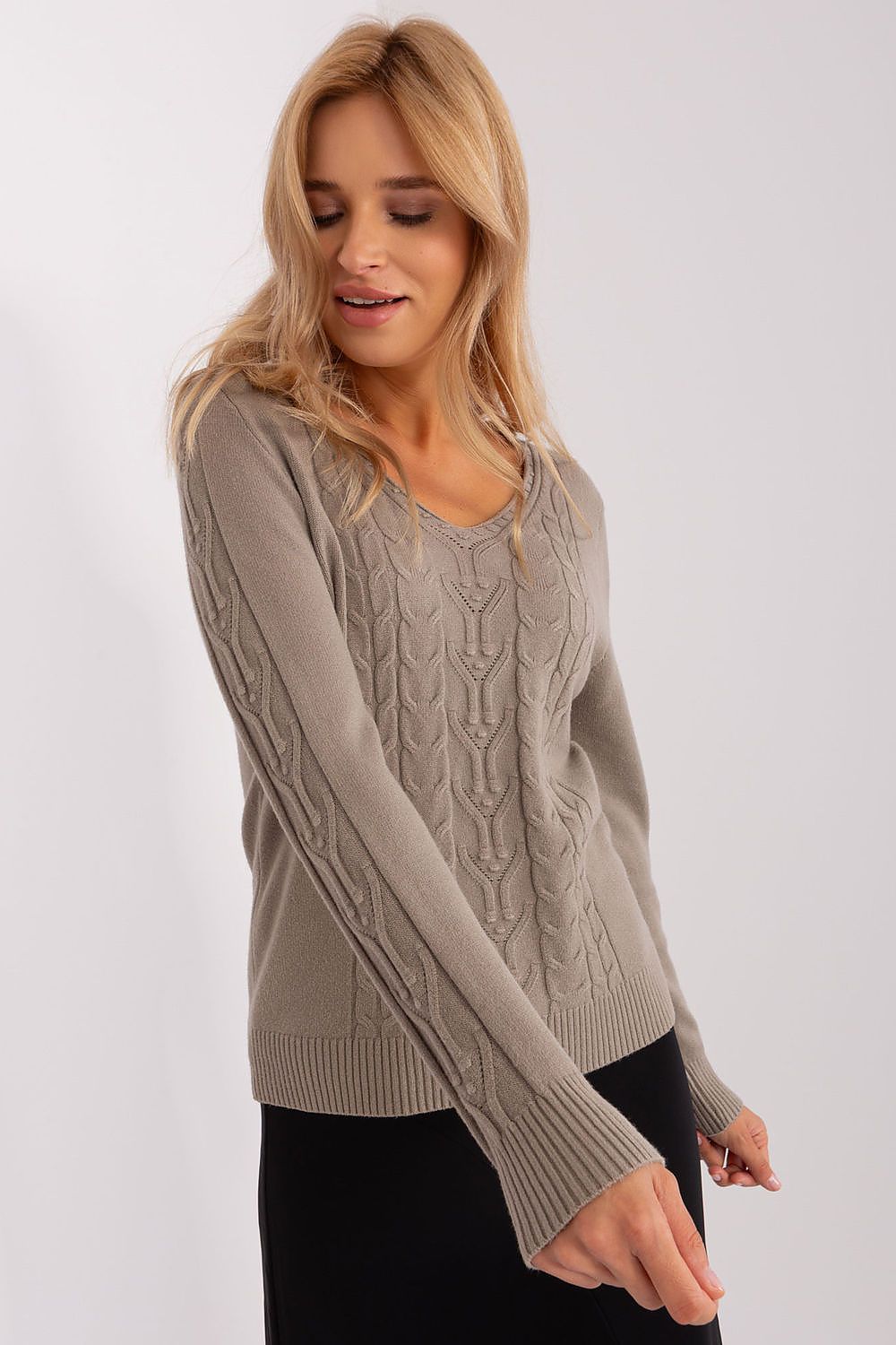  Pulover model 186576 AT 