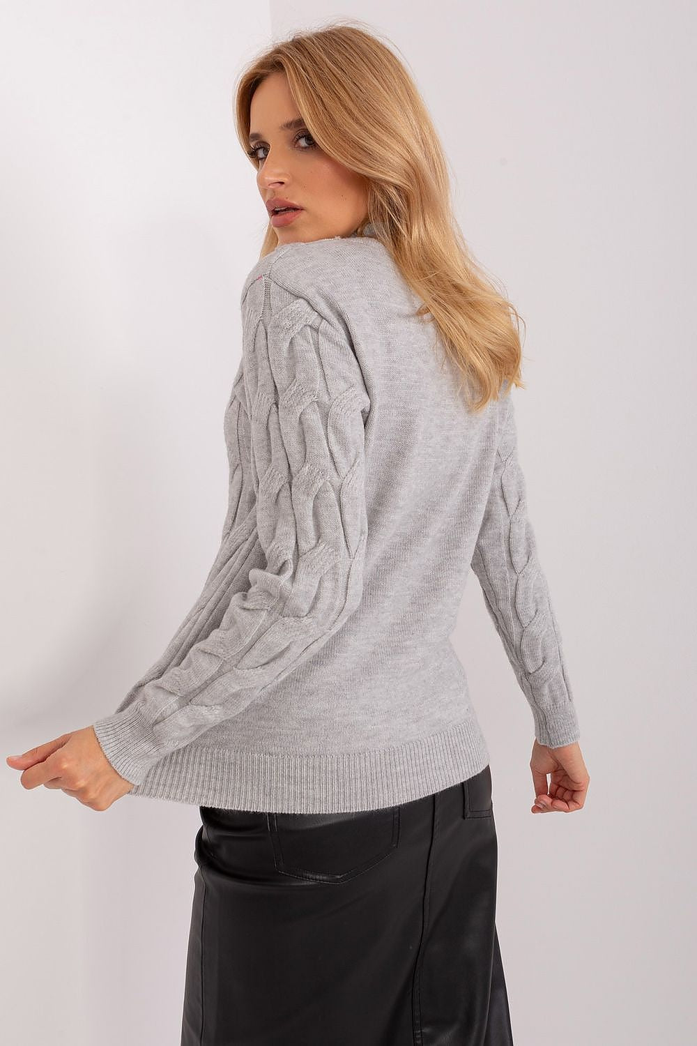  Pulover model 186739 AT 
